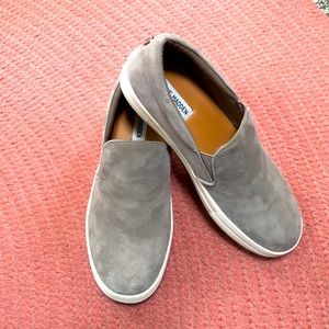 STEVEN MADDEN SLIP ONS